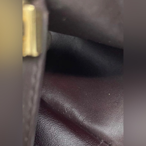 LOUIS VUITTON AUTHENTIC Amarante Monogram Vernis 4 Key Case - Picture 12 of 12